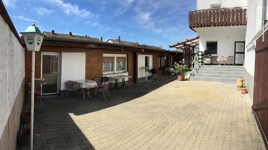 Gasthof Und Pension Mainzer Rad Schwetzingen Kültér fotó
